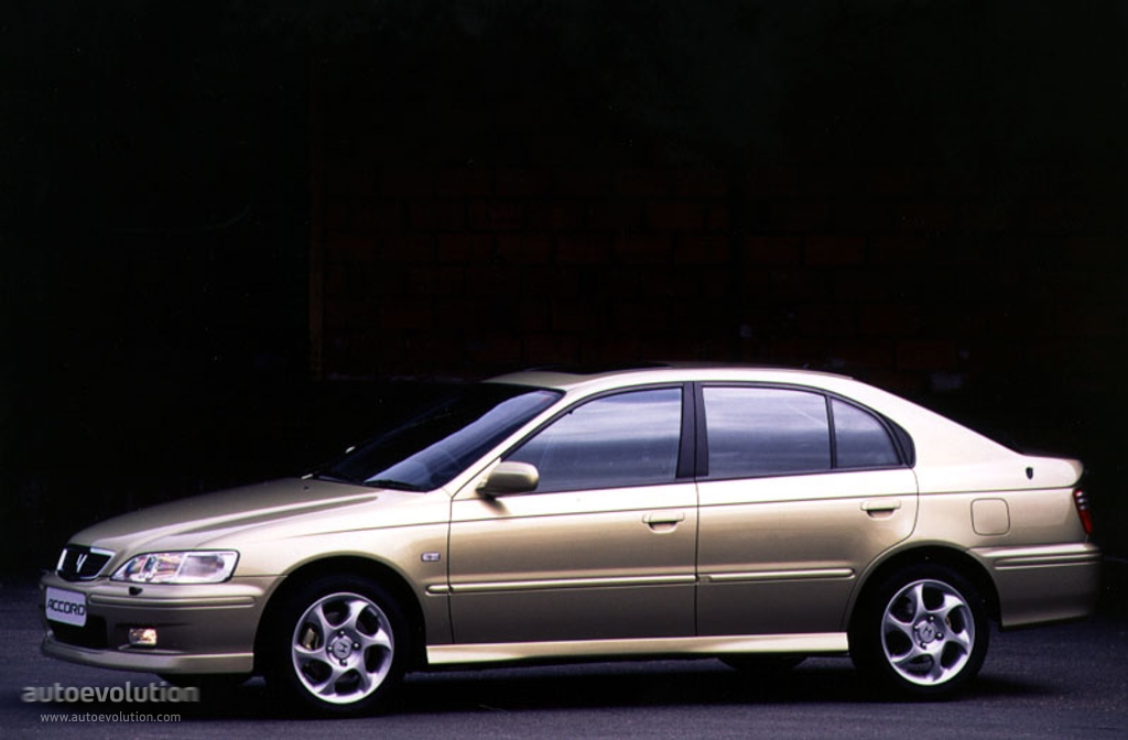 Honda Accord Euro photo 2