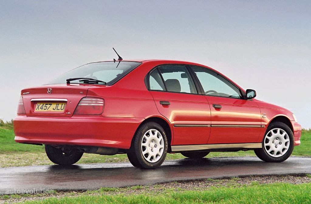 Honda Accord Euro photo 3