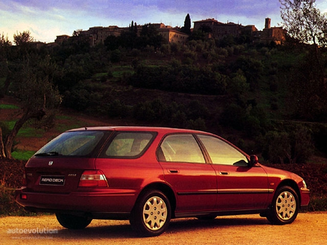 Honda Accord Tourer foto 2