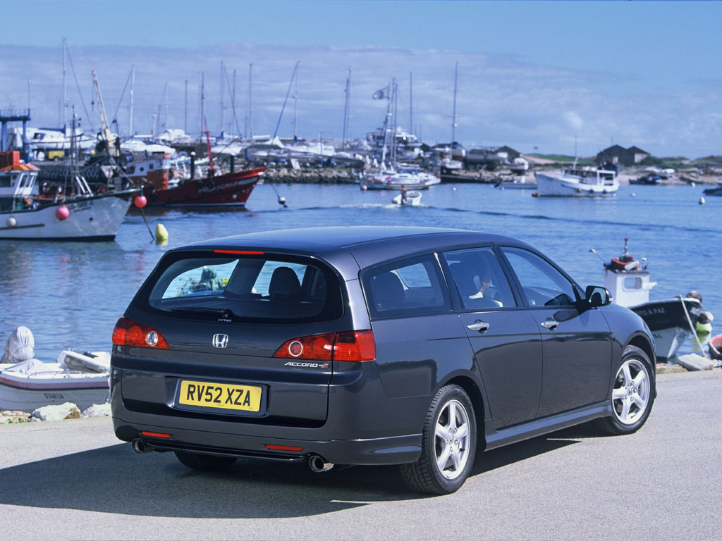 Honda Accord Tourer photo 17