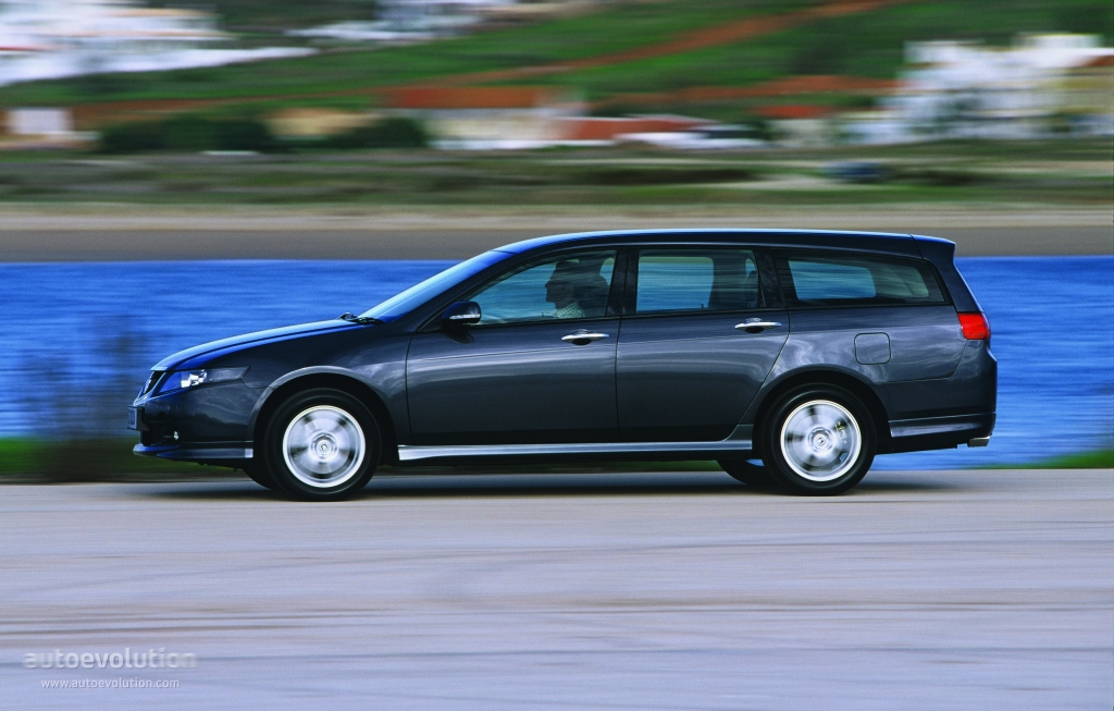 Honda Accord Tourer photo 3