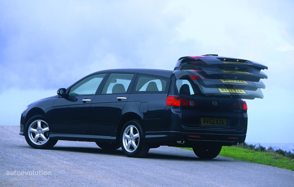 Honda Accord Tourer photo 4