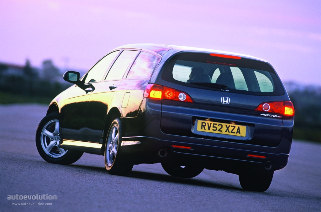 Honda Accord Tourer photo 5
