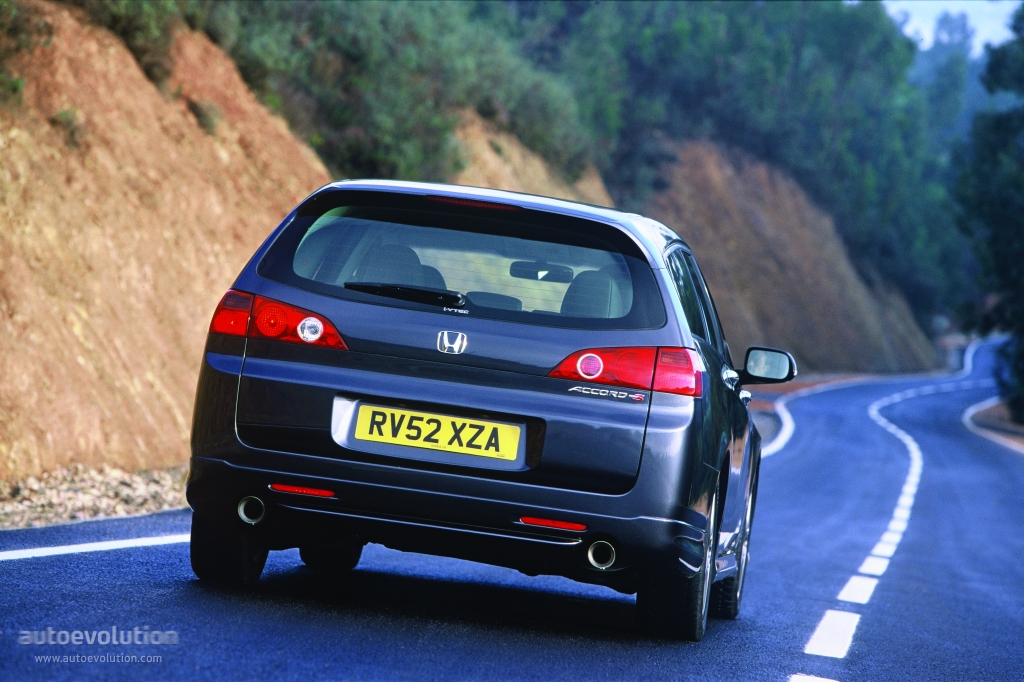 Honda Accord Tourer photo 7