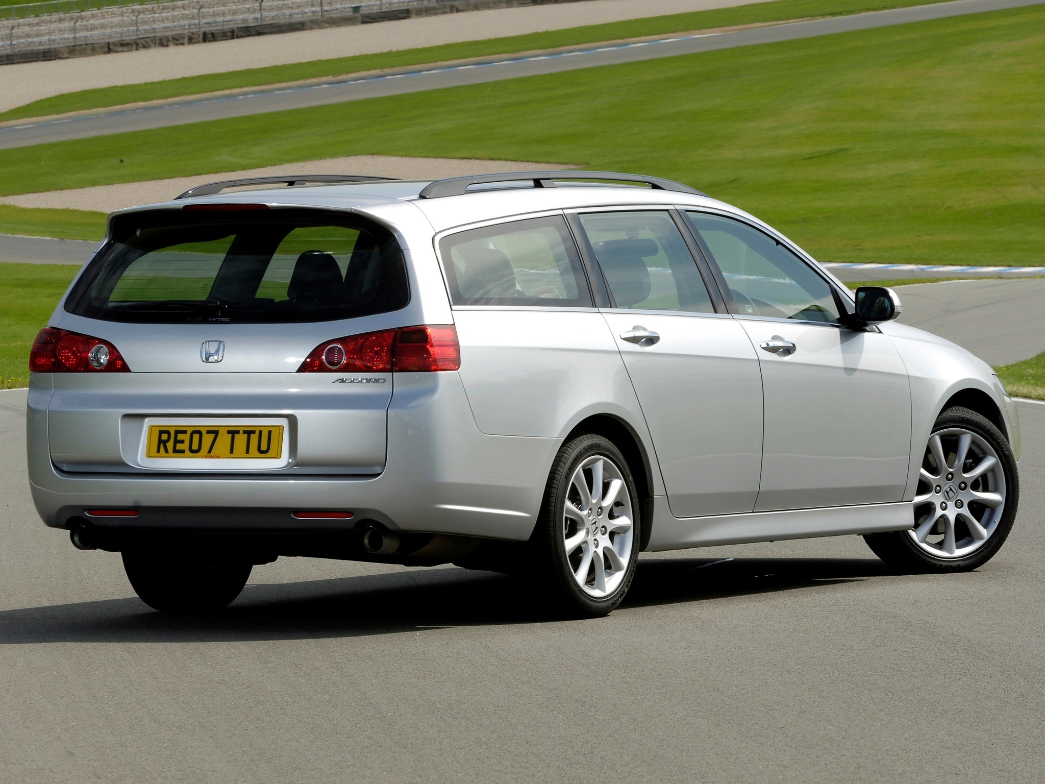 Honda Accord Tourer photo 7