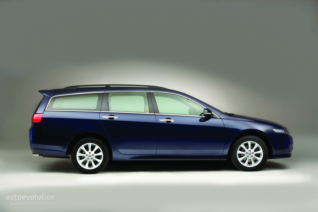 Honda Accord Tourer photo 2