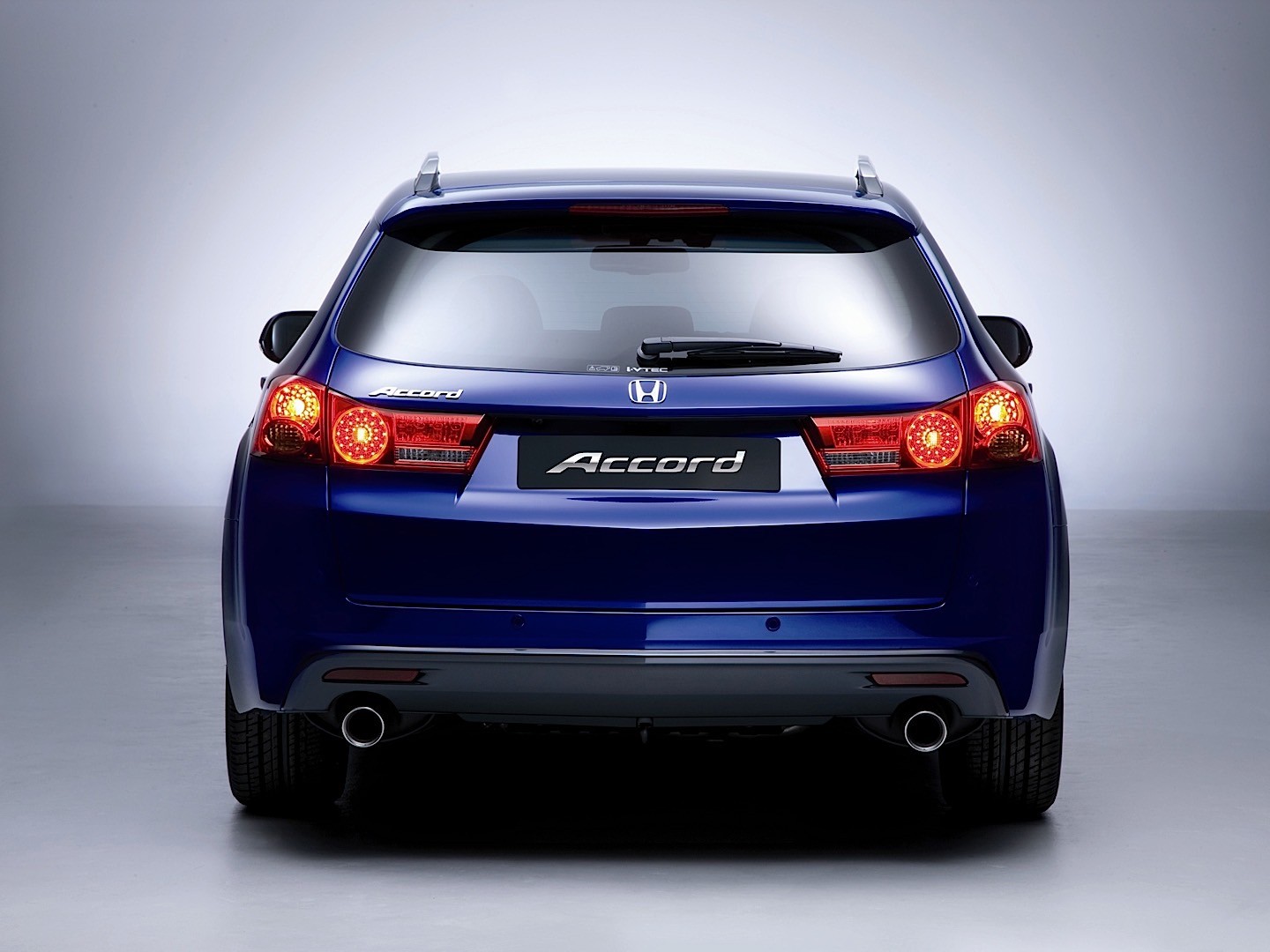 Honda Accord Tourer photo 12