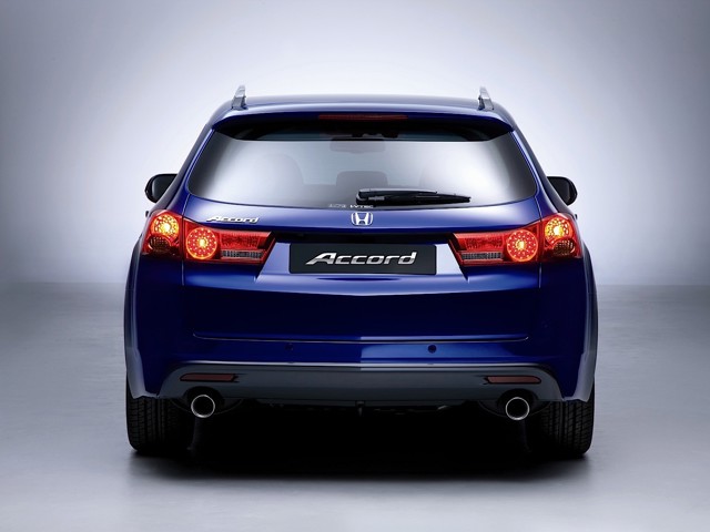 Honda Accord Tourer photo 12