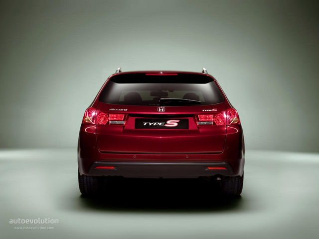 Honda Accord Tourer photo 2