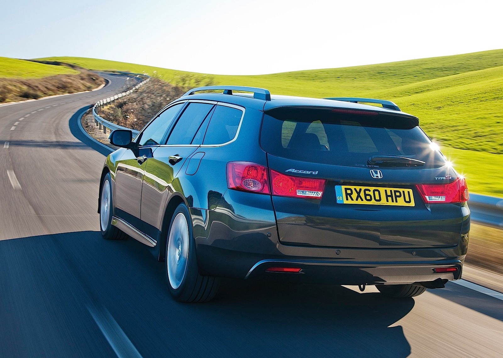 Honda Accord Tourer photo 6