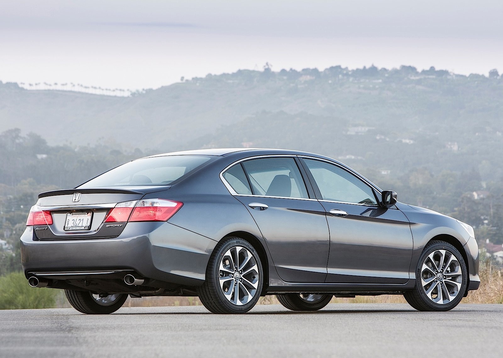 Honda Accord photo 8