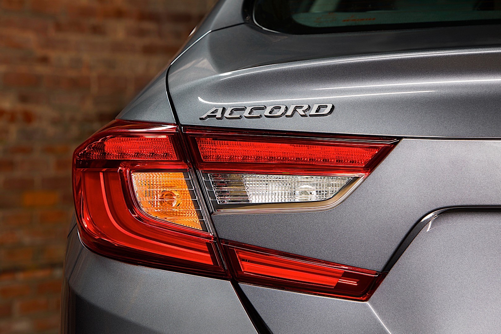 Honda Accord photo 9