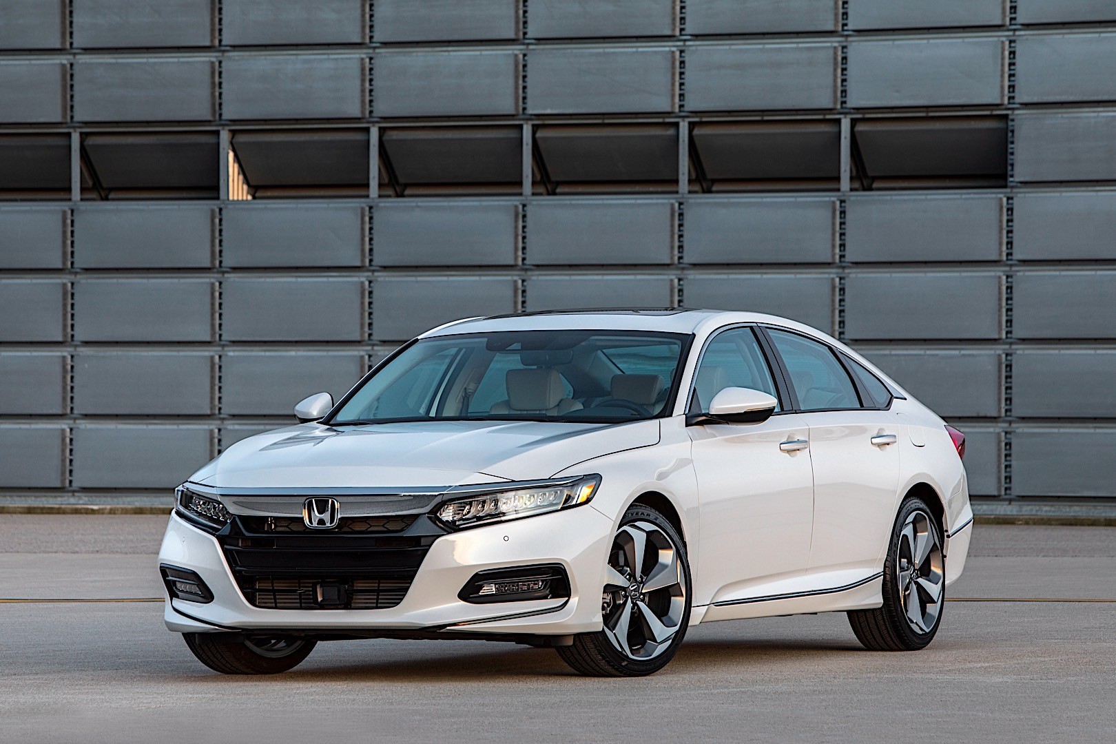 Honda Accord photo 16