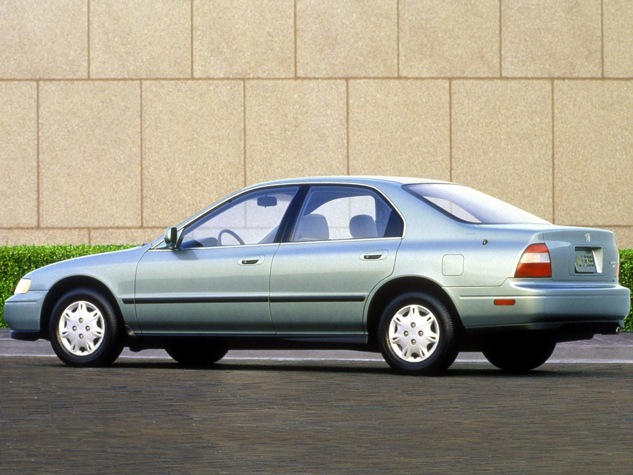 Honda Accord photo 24