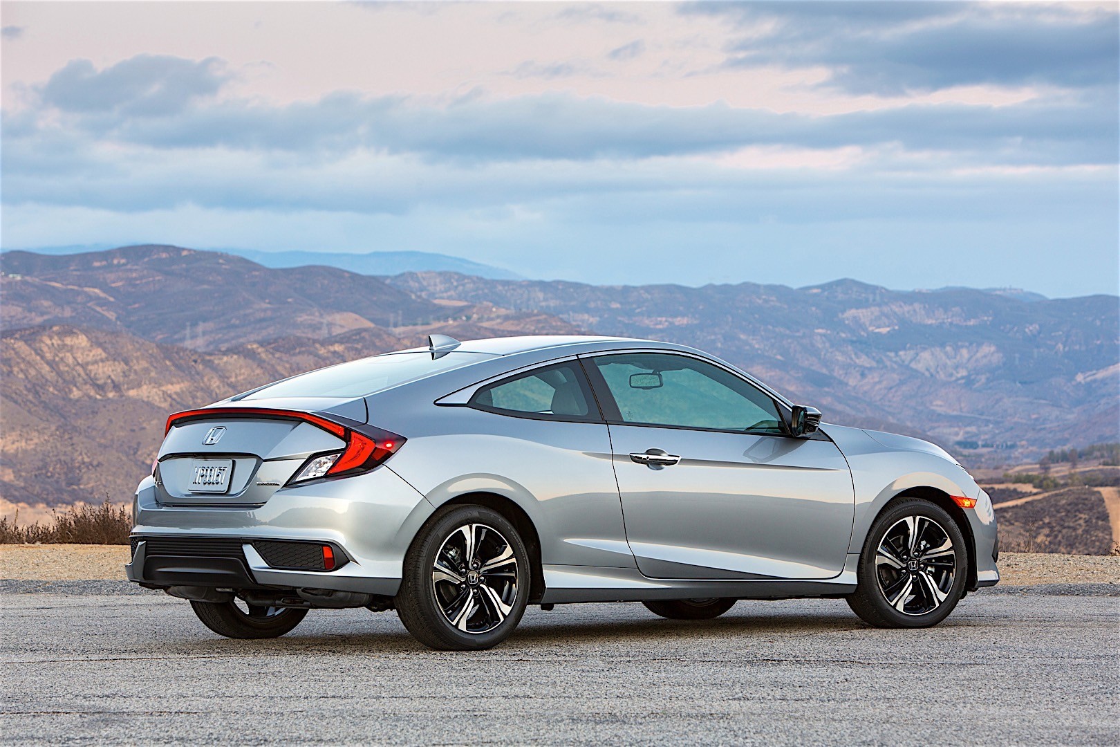 Honda Civic Coupe photo 3