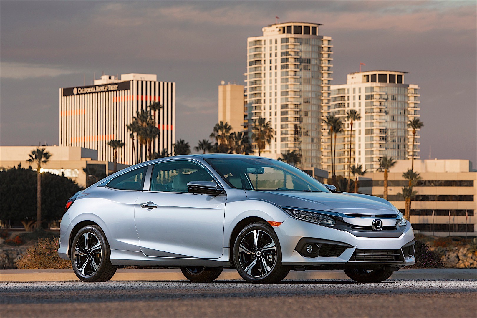 Honda Civic Coupe photo 4