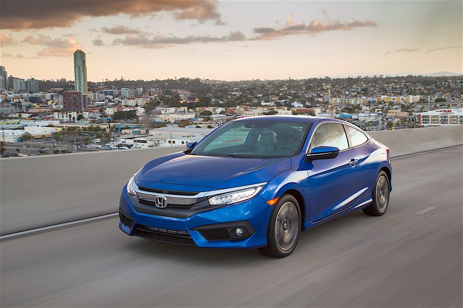 Honda Civic Coupe photo 6