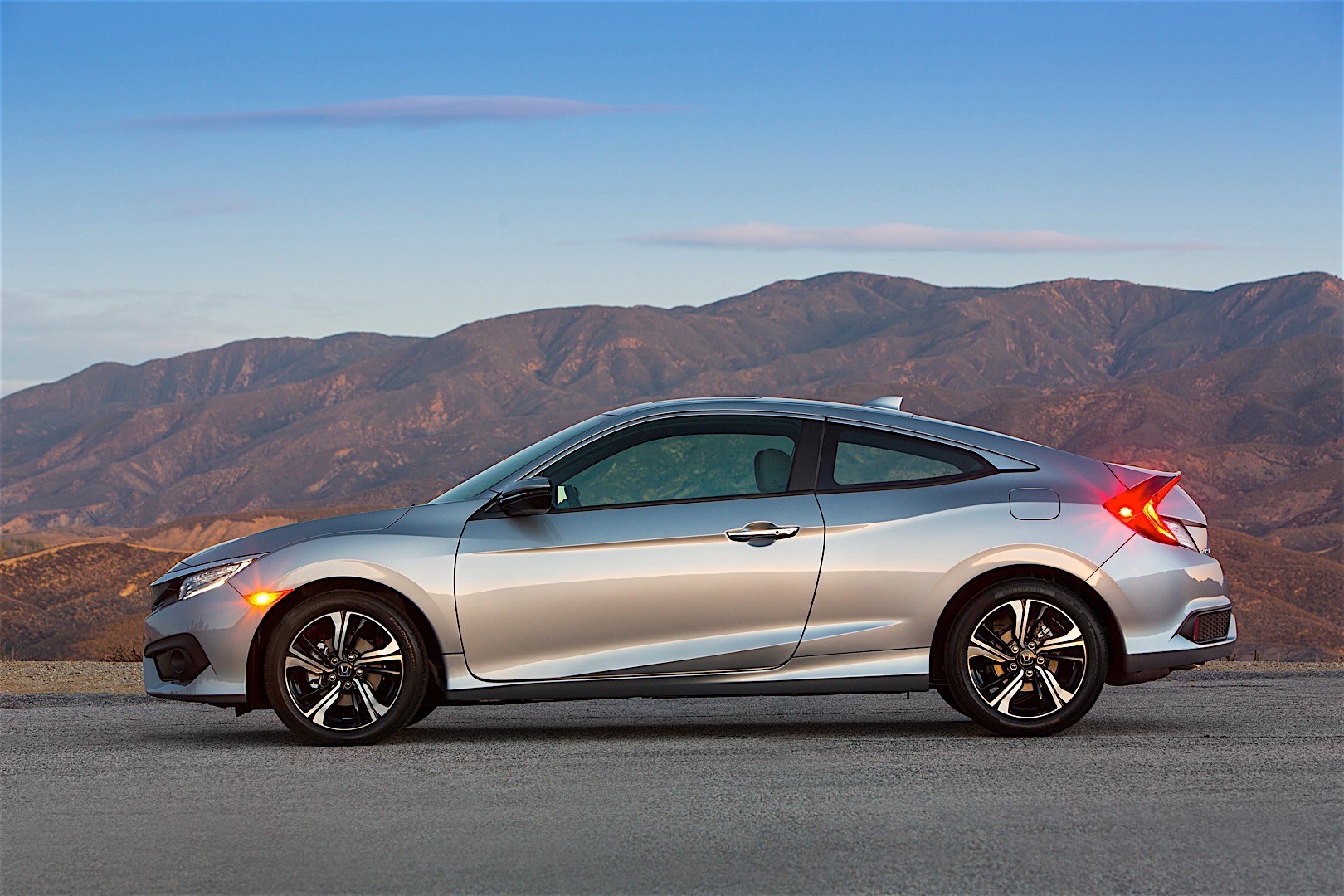 Honda Civic Coupe photo 8