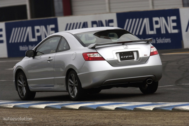 Honda Civic Coupe foto 2