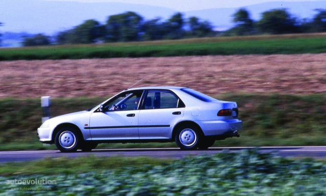 Honda Civic Sedan foto 3