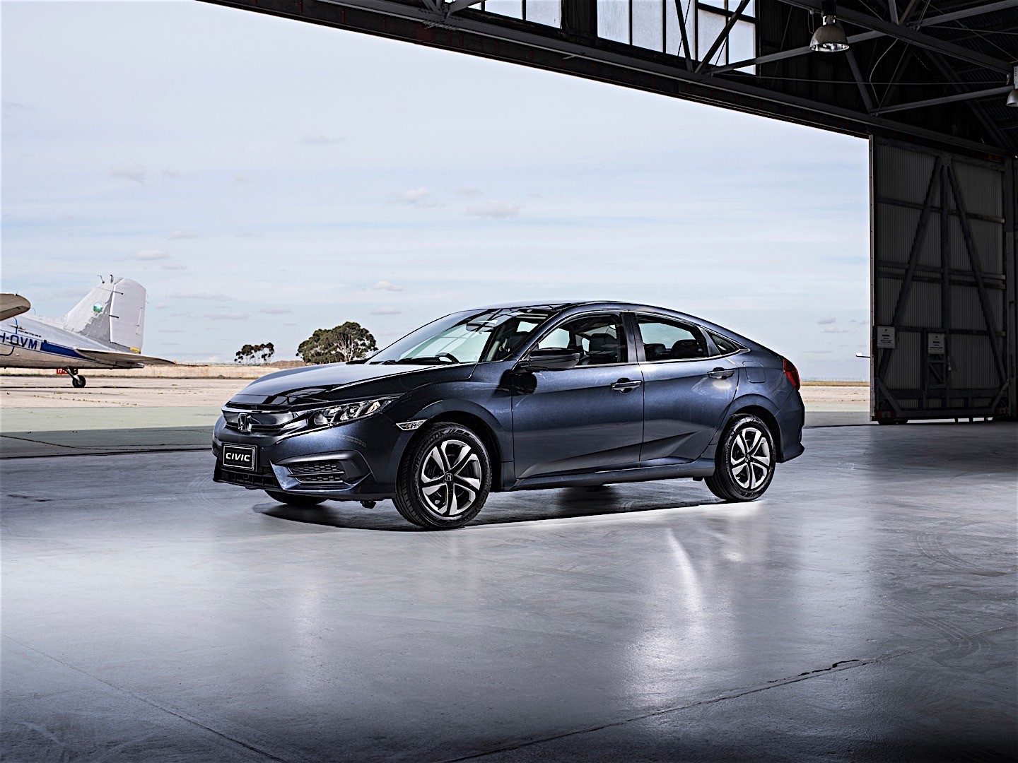 Honda Civic Sedan photo 3