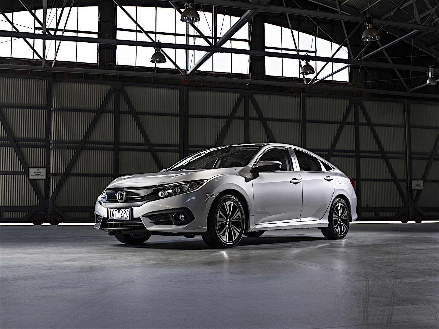 Honda Civic Sedan photo 4