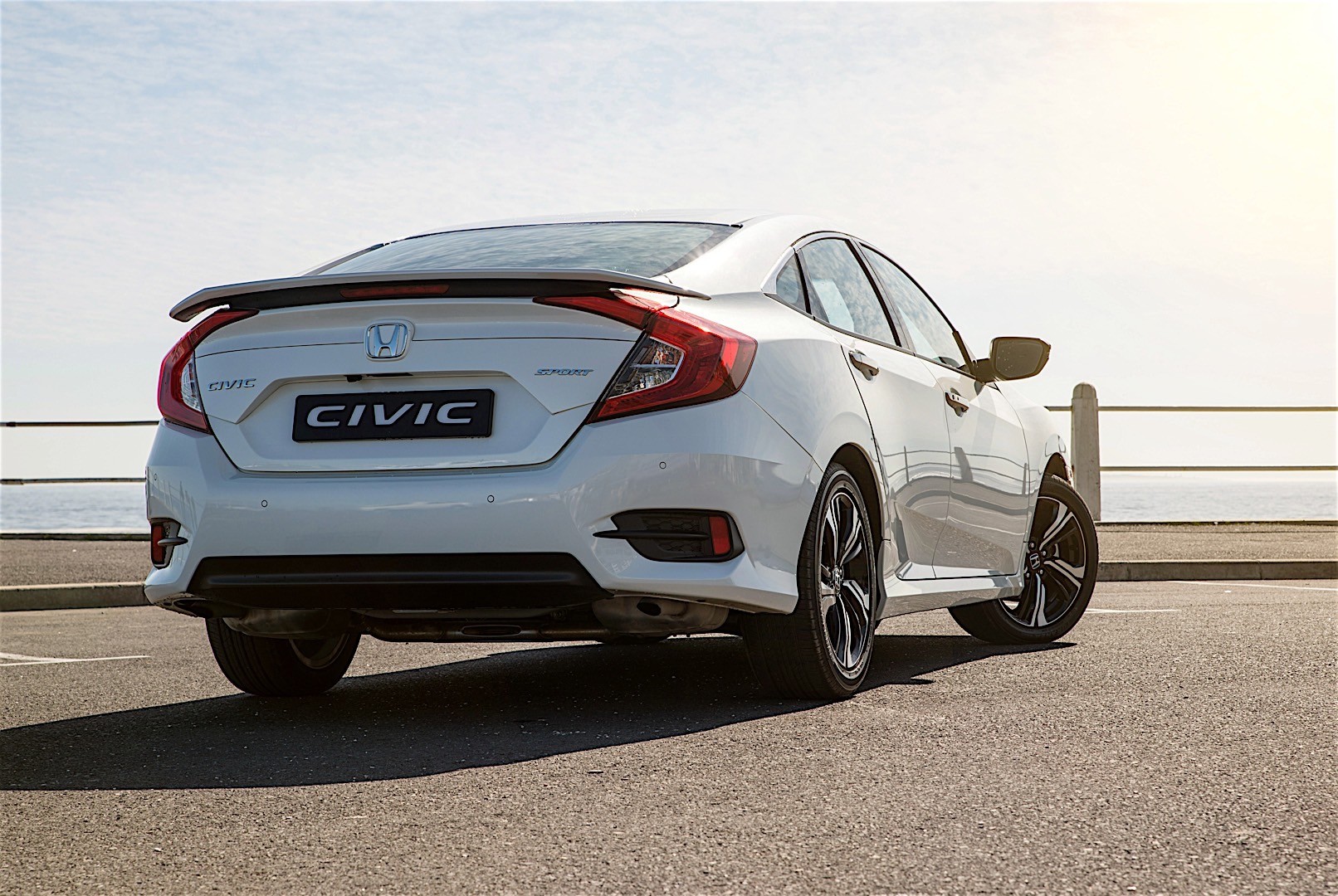 Honda Civic Sedan photo 8