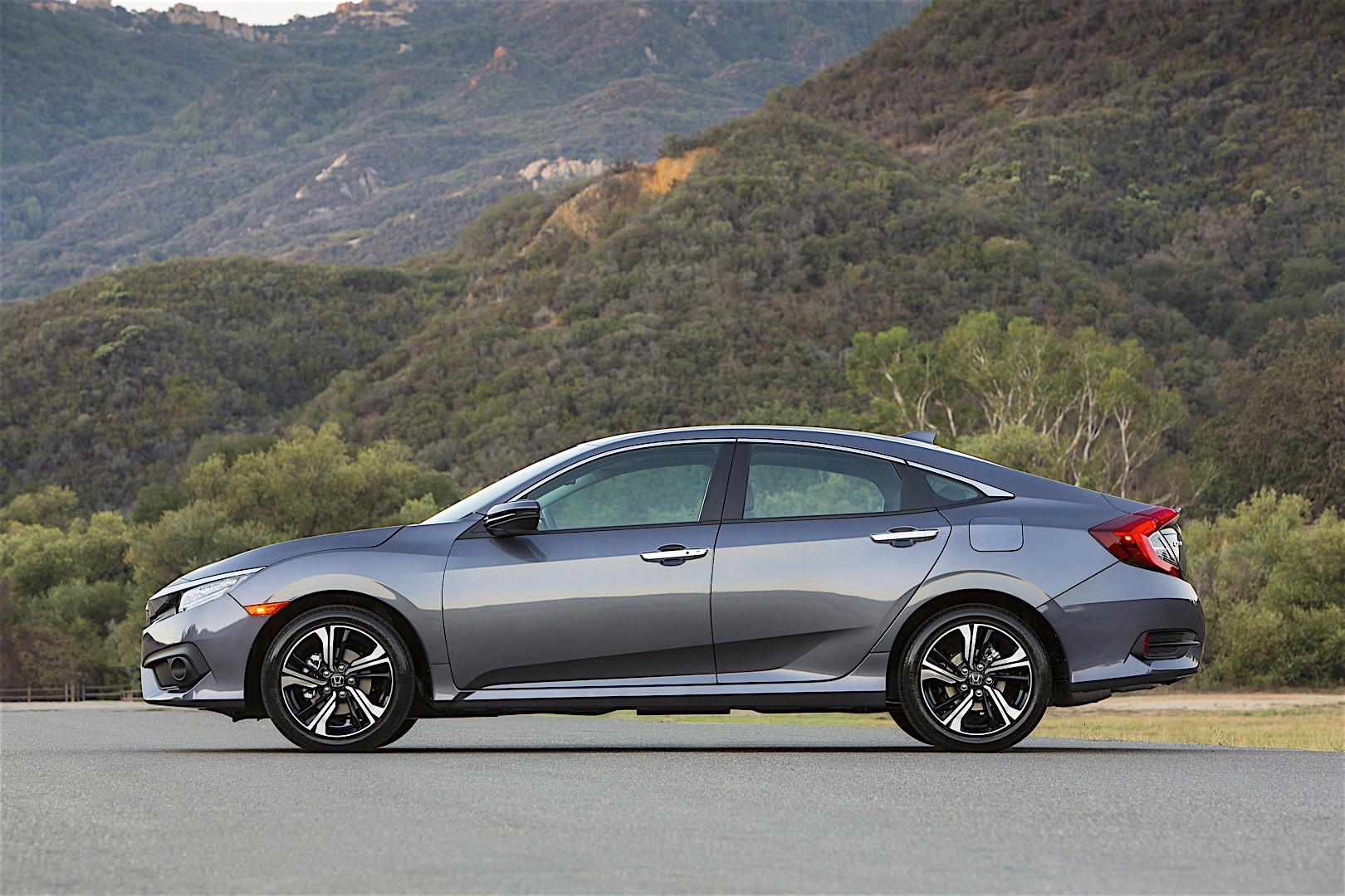 Honda Civic Sedan photo 24