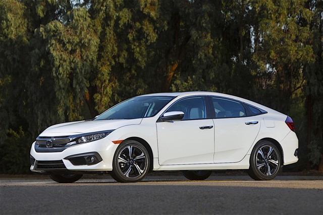 Honda Civic Sedan photo 31