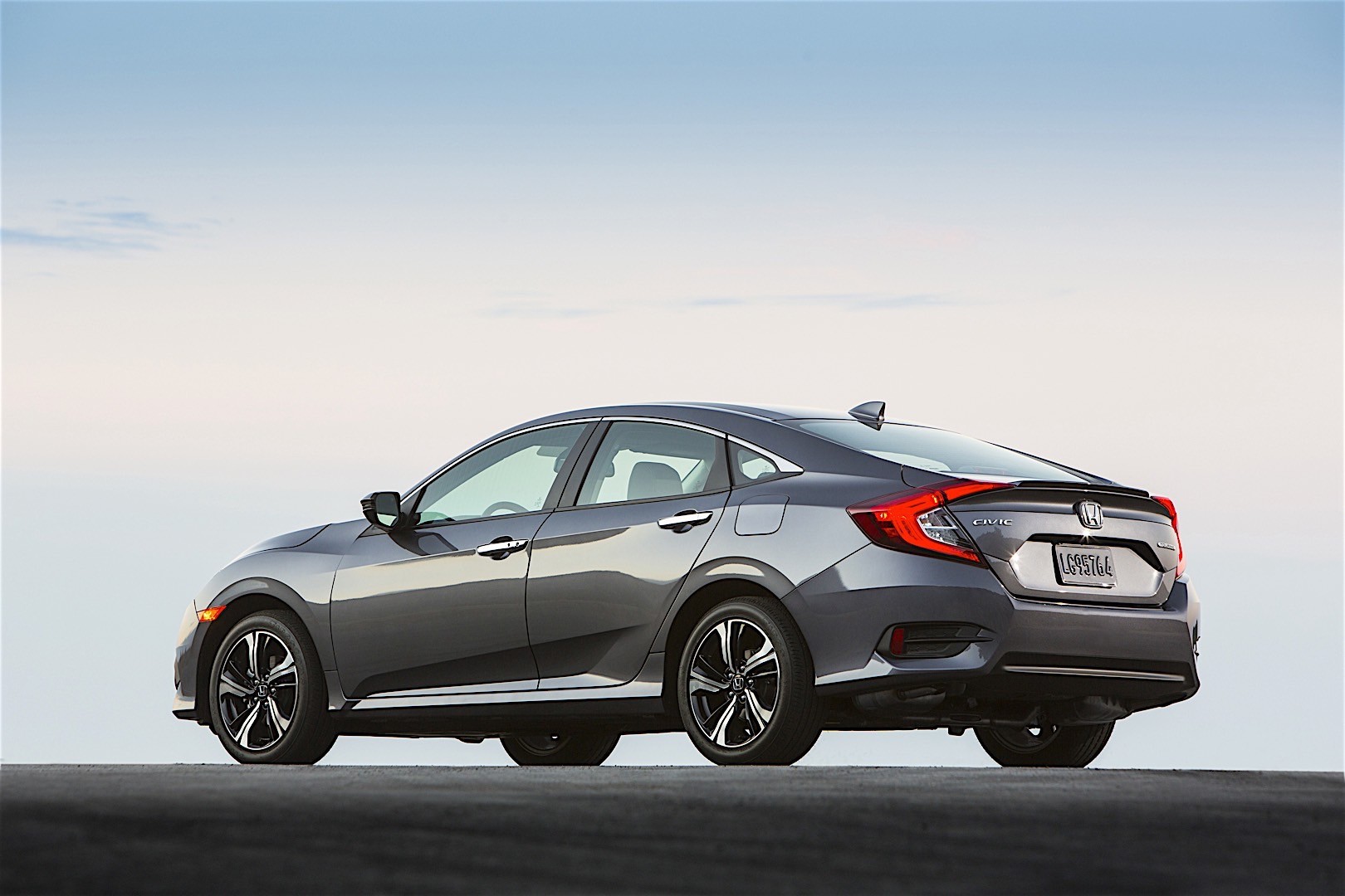 Honda Civic Sedan photo 32
