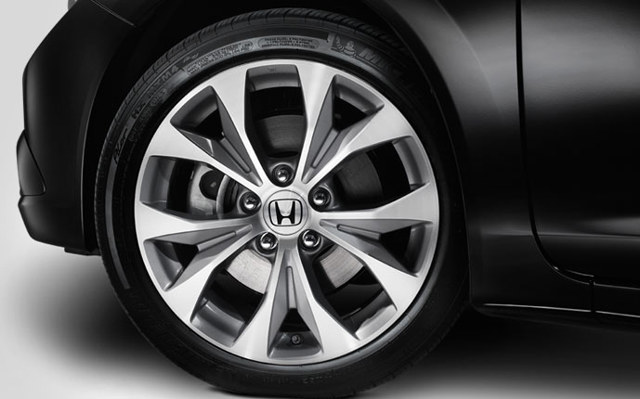 Honda Civic Sedan photo 2