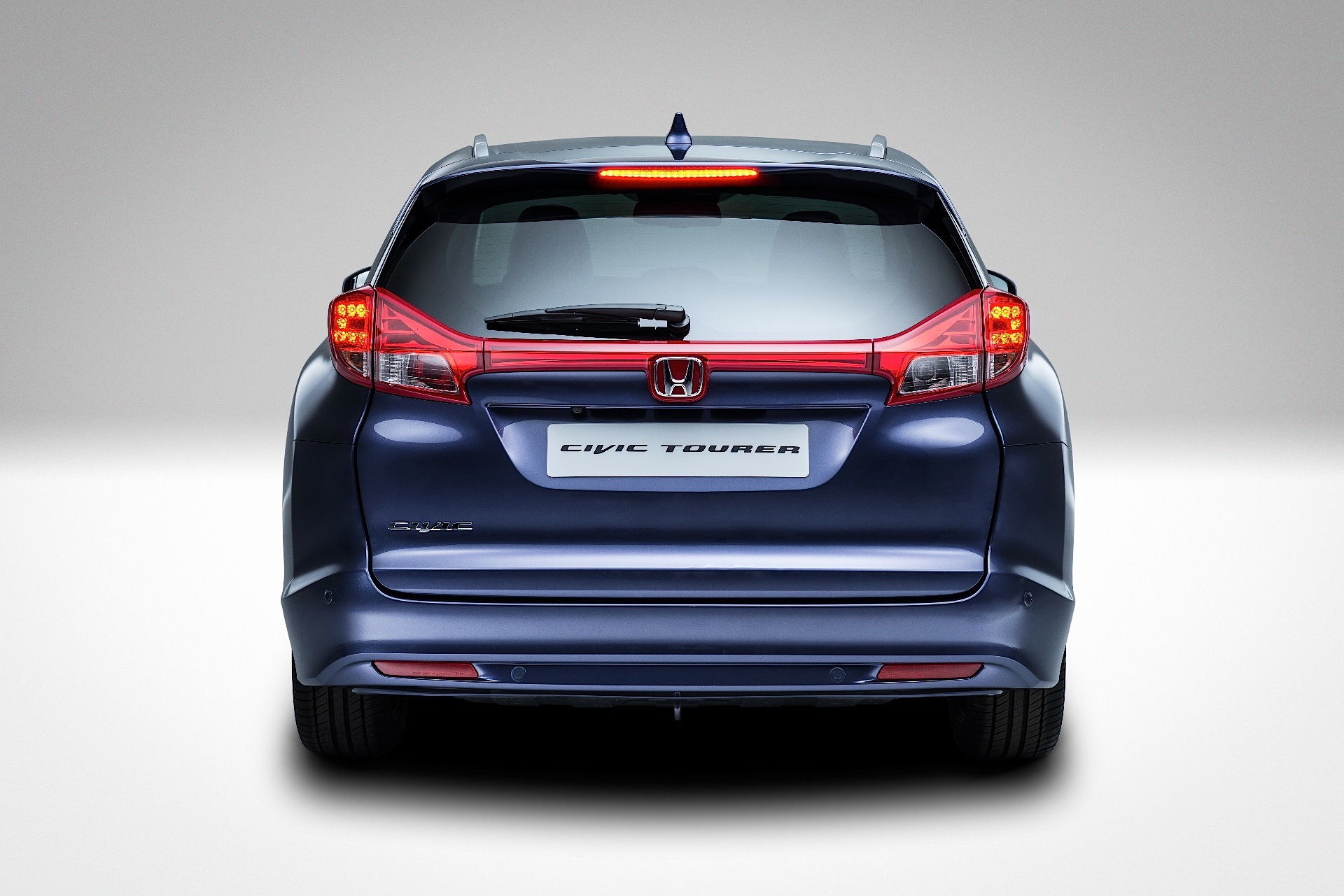 Honda Civic Tourer photo 2