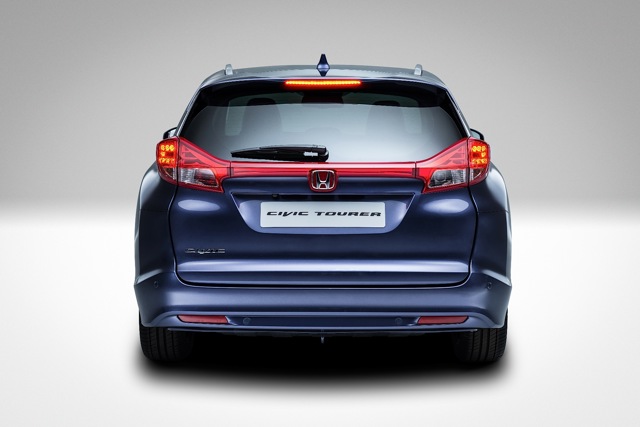 Honda Civic Tourer photo 2