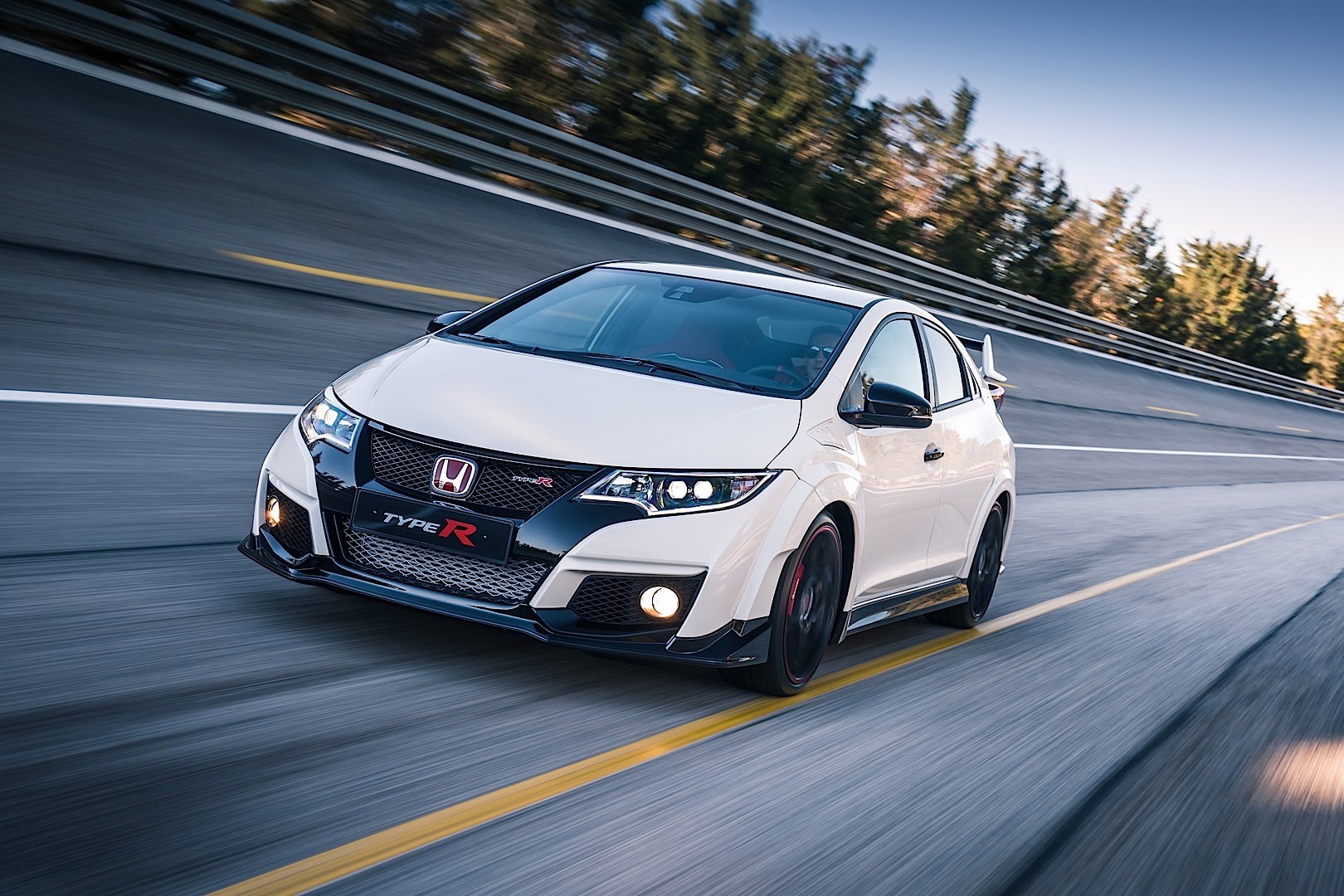 Honda Civic Type-R photo 9