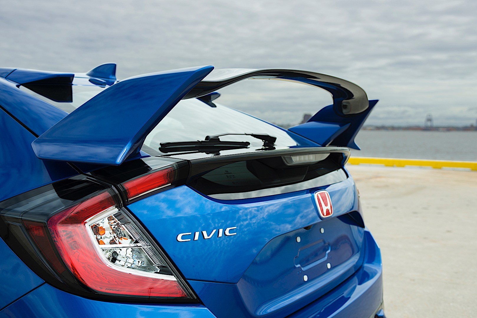 Honda Civic Type-R photo 7