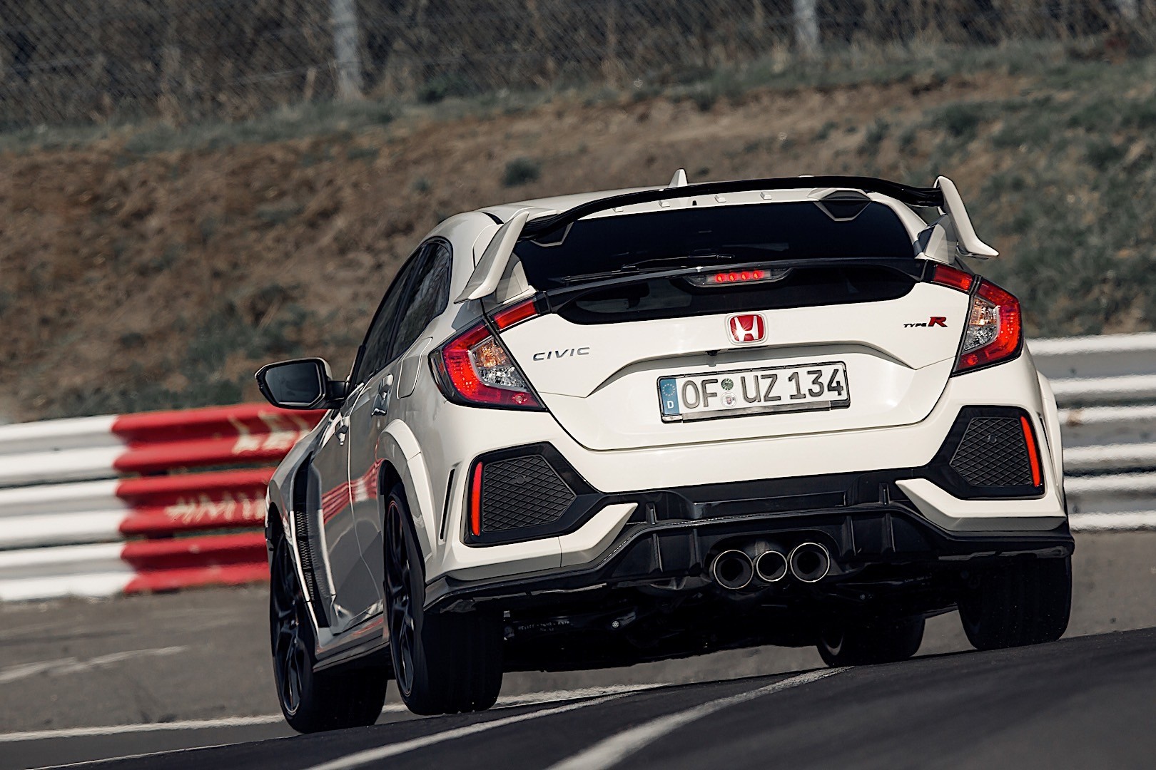 Honda Civic Type-R photo 28
