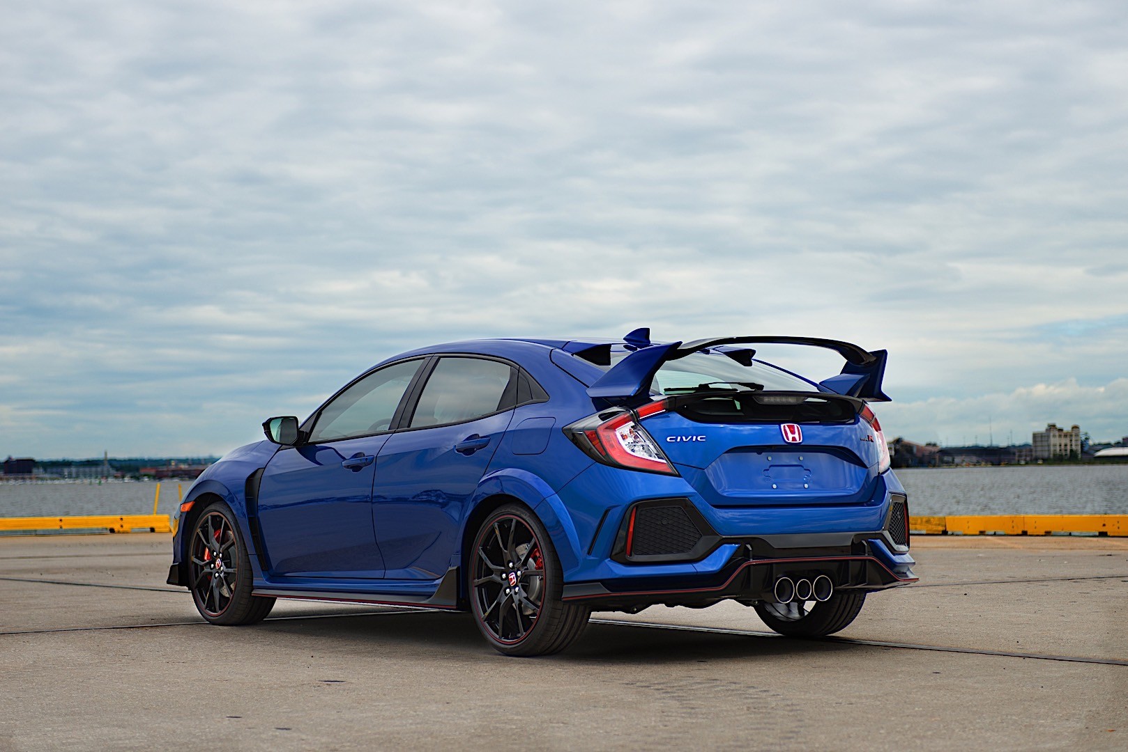 Honda Civic Type-R photo 32