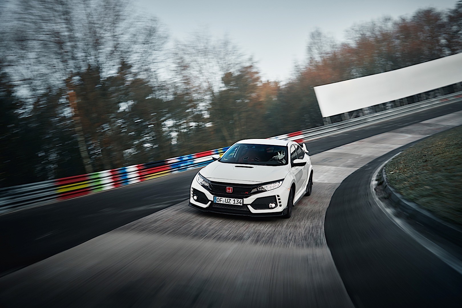 Honda Civic Type-R photo 43