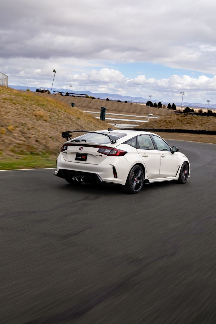 Honda Civic Type-R photo 13