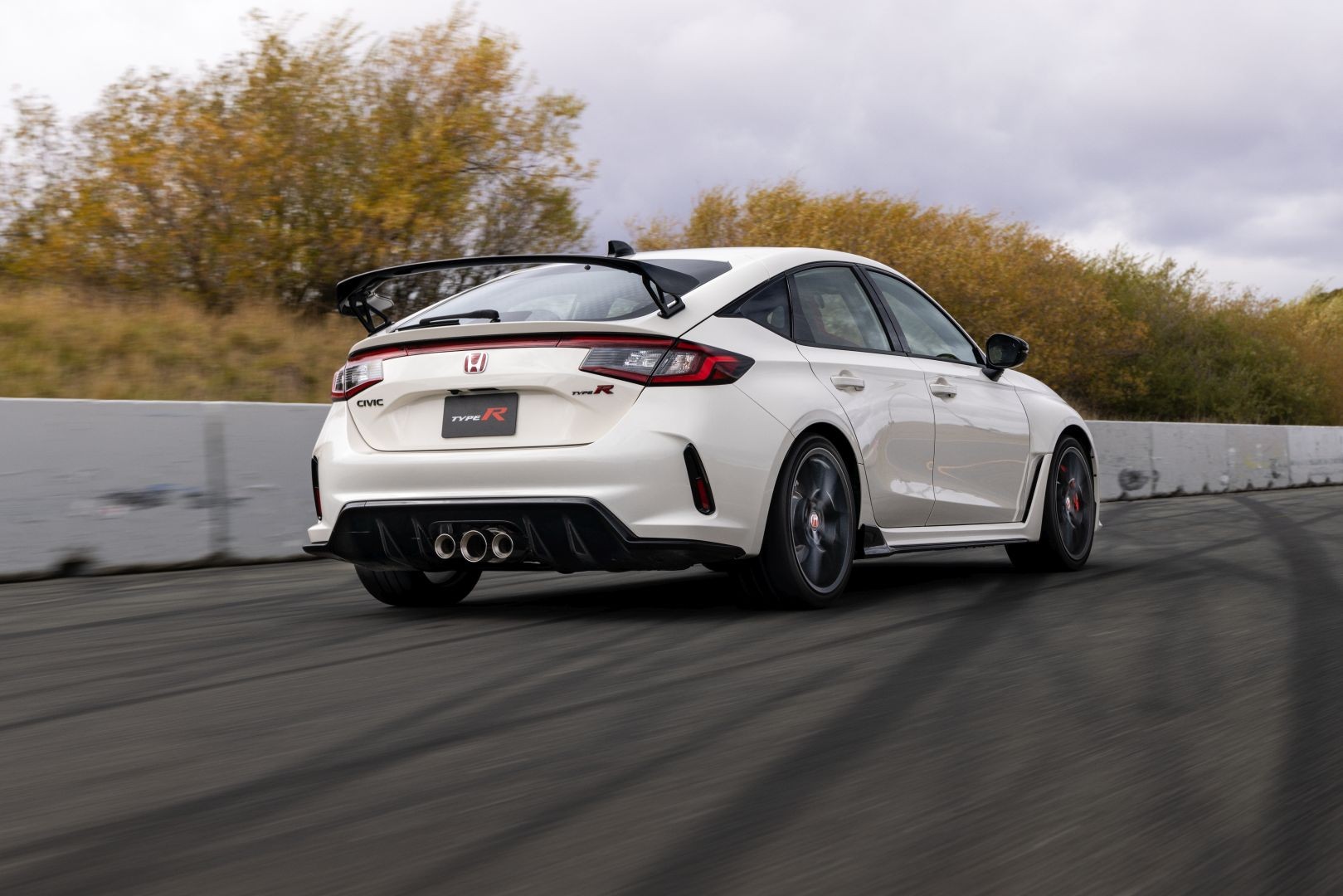 Honda Civic Type-R photo 14