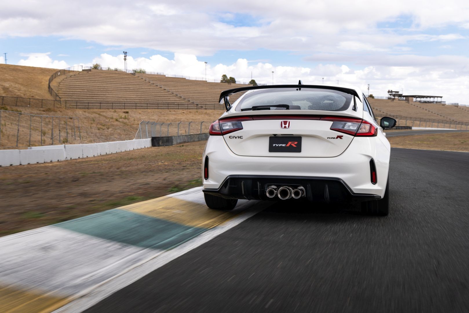 Honda Civic Type-R photo 15