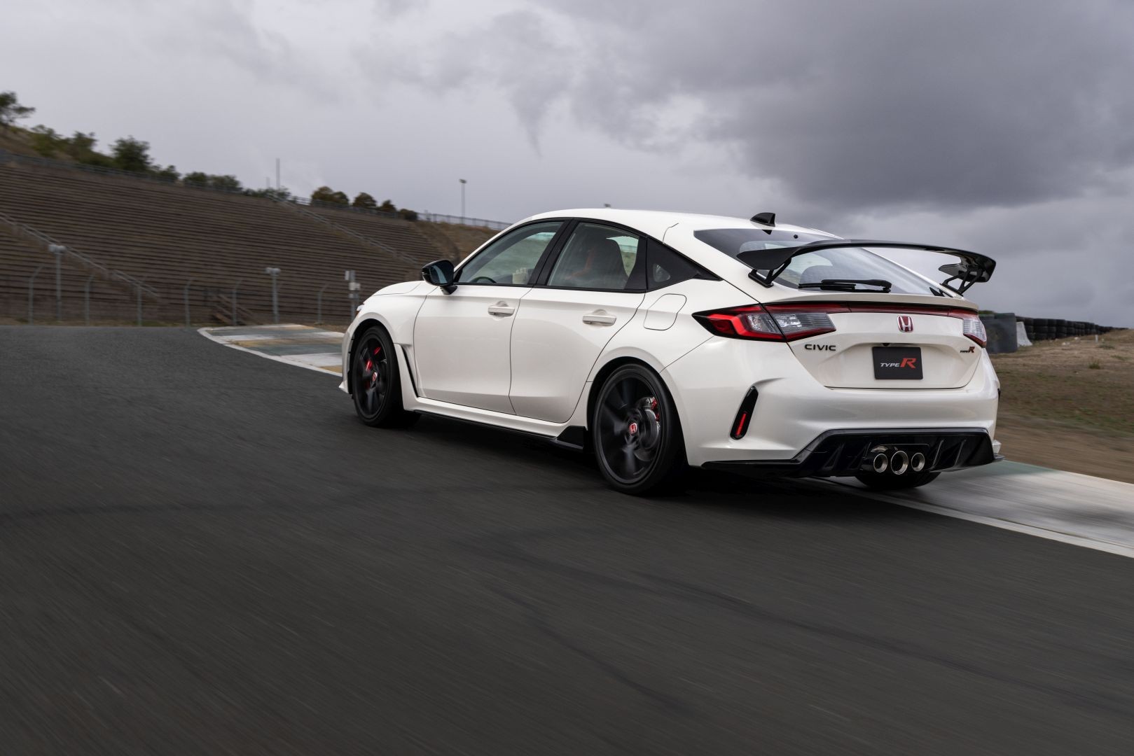 Honda Civic Type-R photo 17