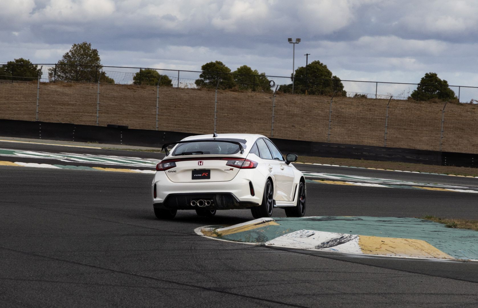 Honda Civic Type-R photo 19