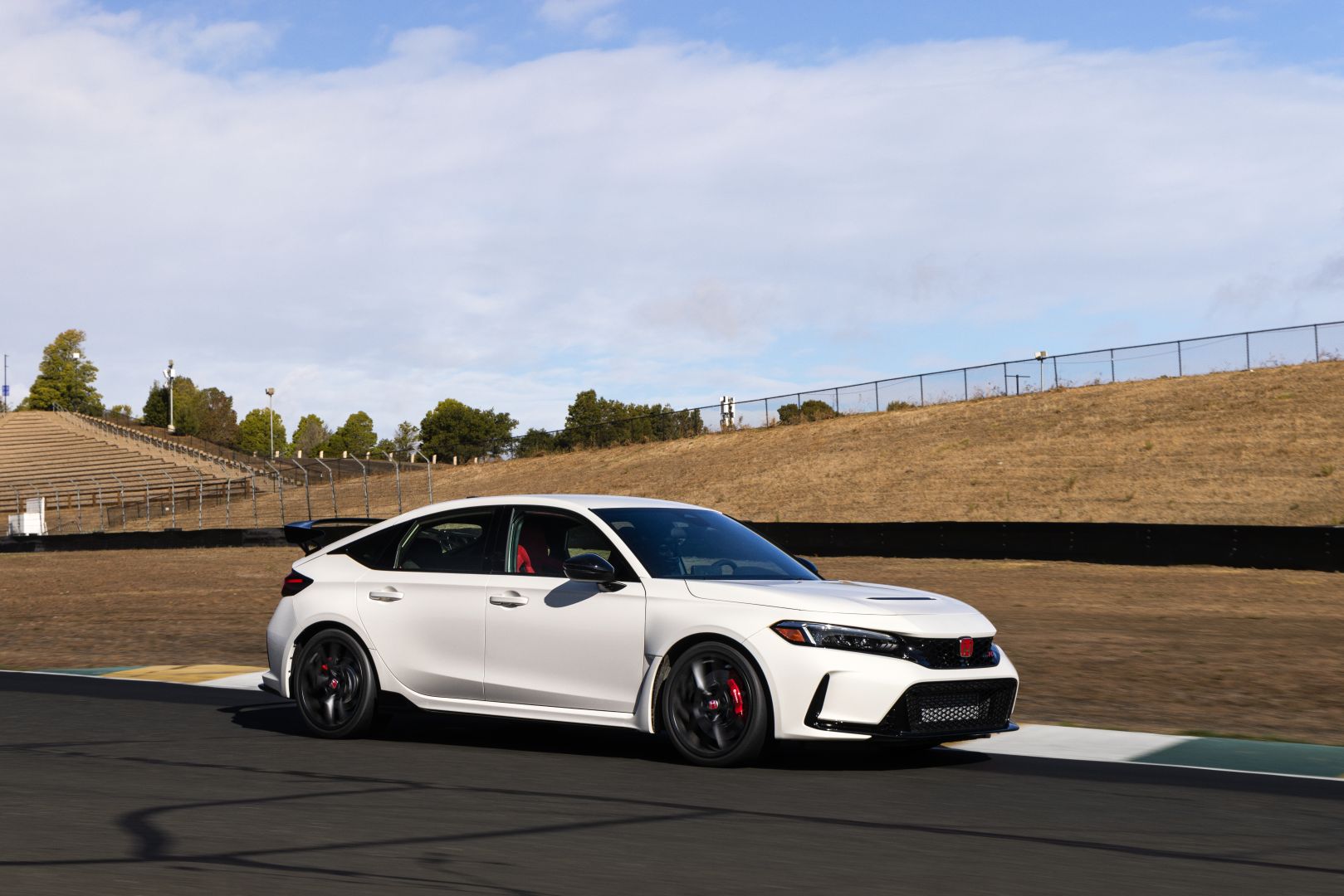 Honda Civic Type-R photo 6