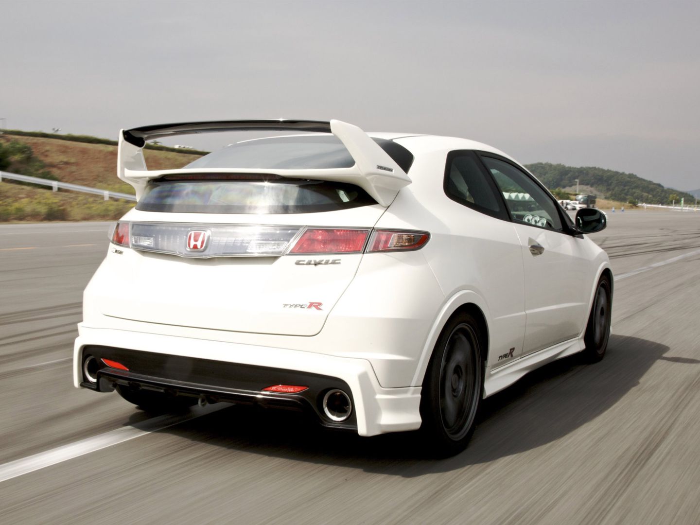 Honda Civic Type-R photo 27