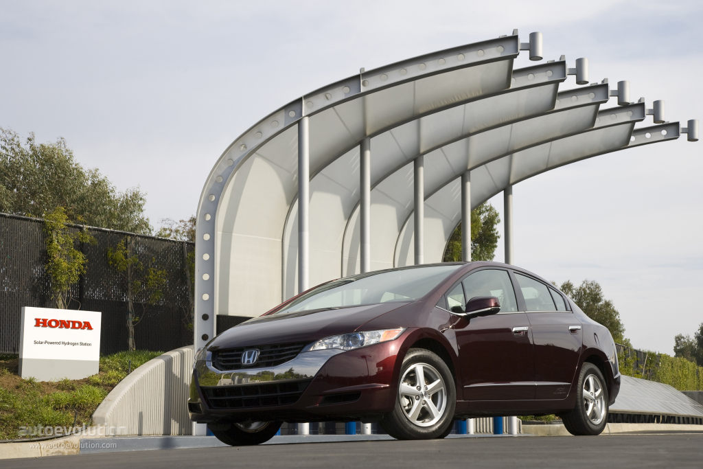 Honda Clarity photo 2