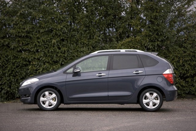 Honda Fr-V / Edix photo 8