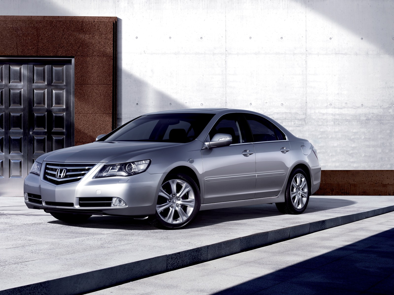 Honda Legend Sedan photo 2