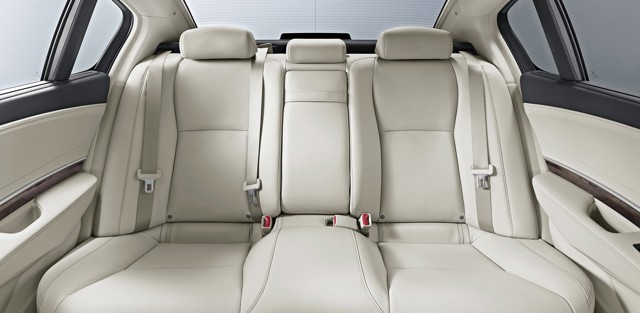 Honda Legend Sedan Foto 11