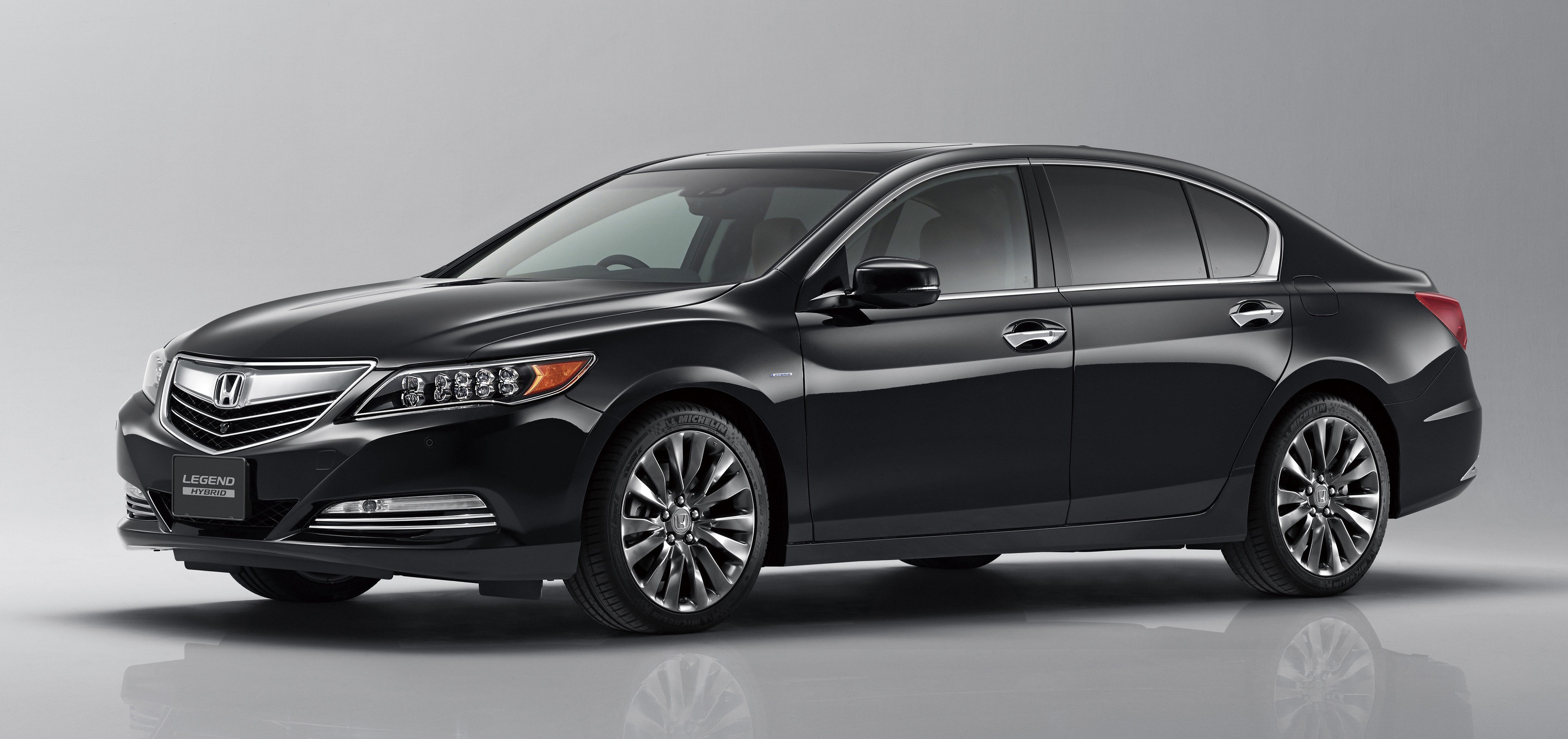 Honda Legend Sedan photo 3